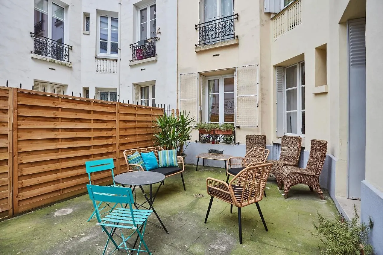Residence Tour Eiffel By Studio Prestige Paris