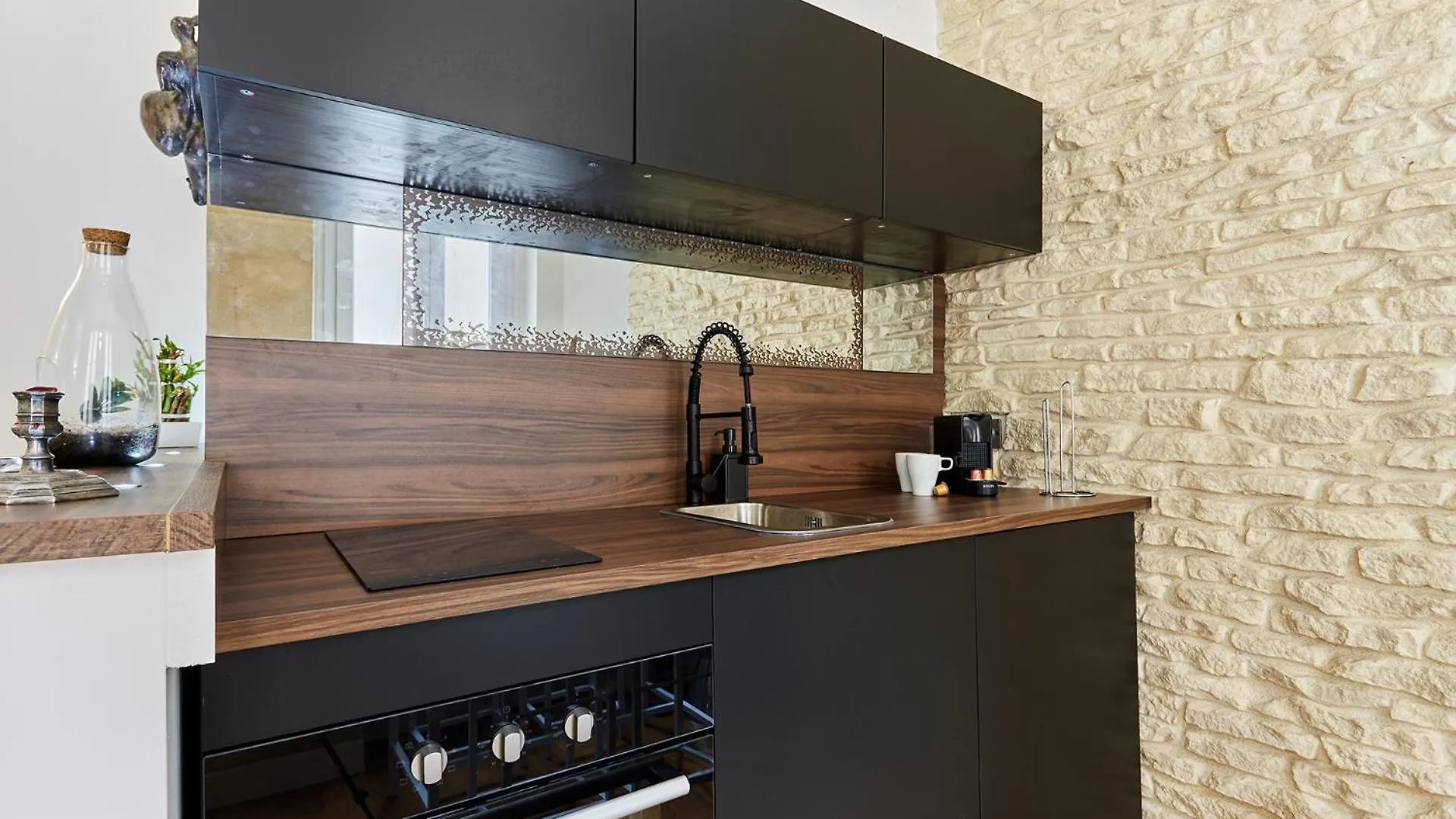 Residence Tour Eiffel By Studio Prestige Paris