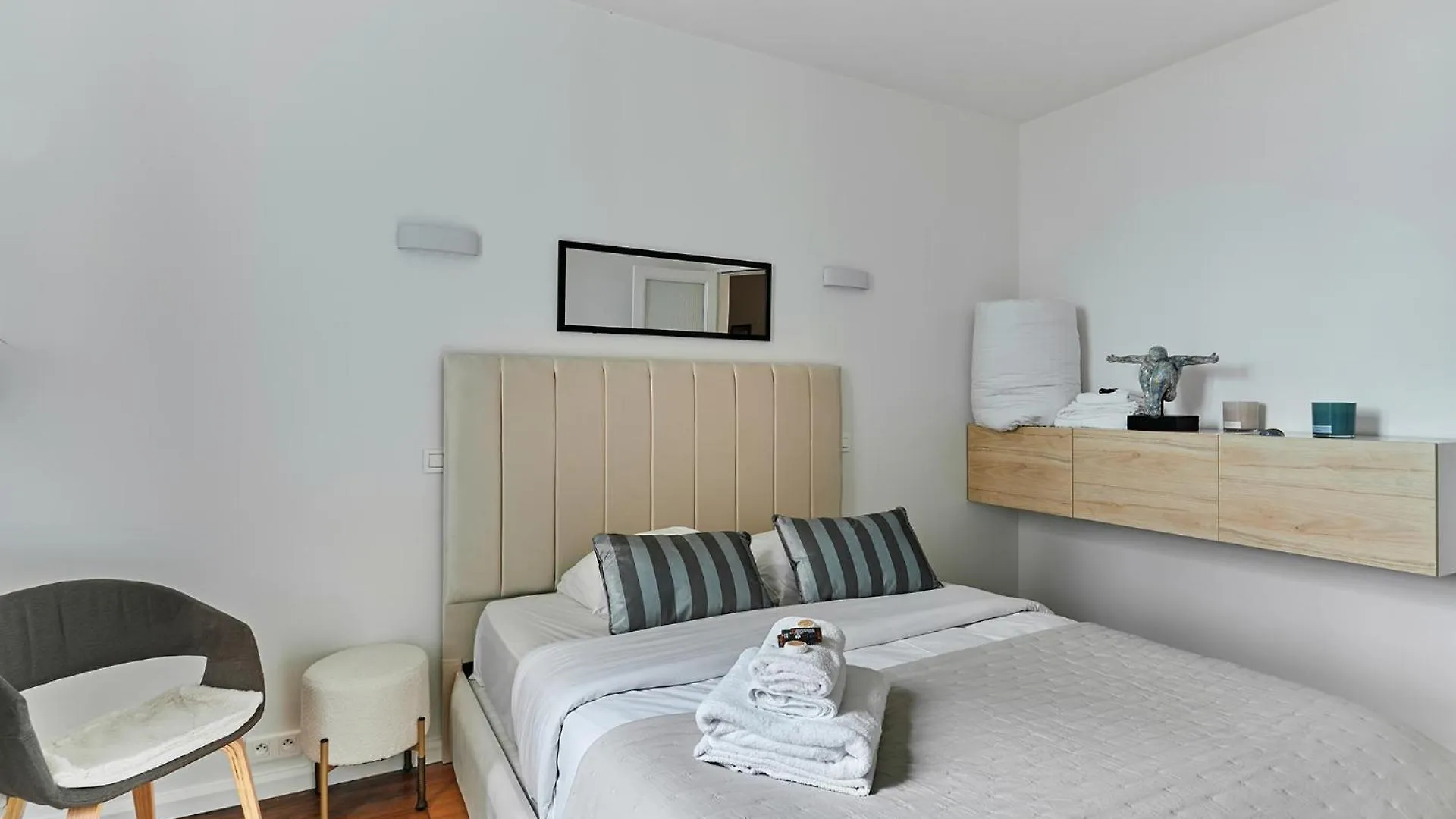 Residence Tour Eiffel By Studio Prestige Paris