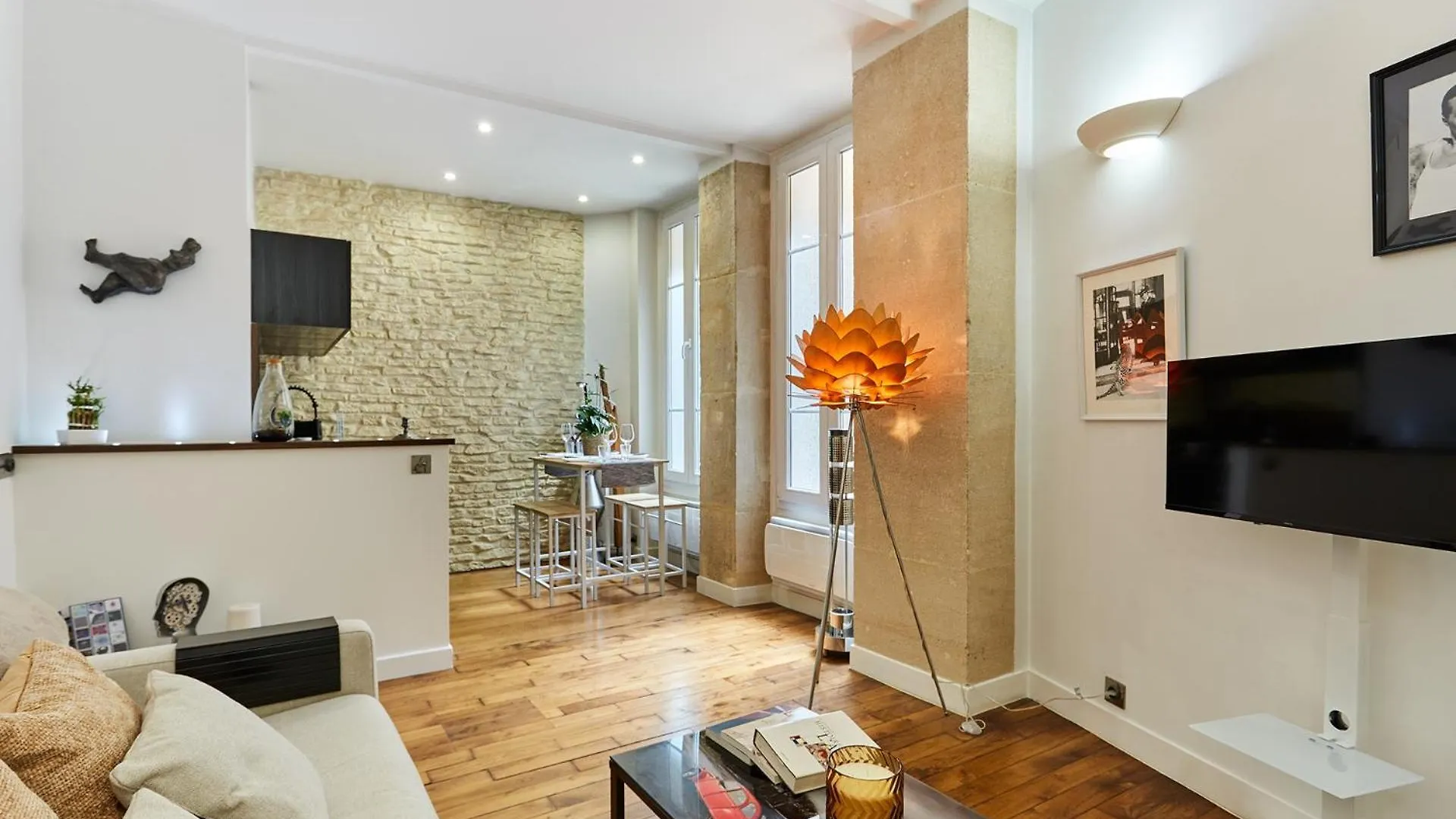Residence Tour Eiffel By Studio Prestige Paris